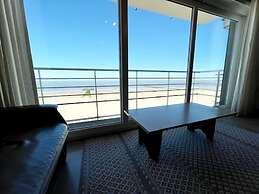 Apartment in Wenduine With Stunning Seaviews