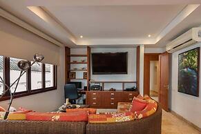 Luxury Apartment– Private Pool & Rooftop Jacuzzi