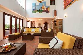 Luxury Apartment– Private Pool & Rooftop Jacuzzi
