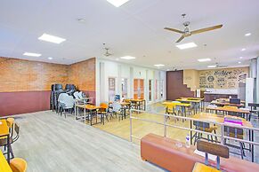 OYO 1144 1318 Residences