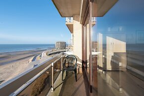 Apartment in Middelkerke With Sea Views