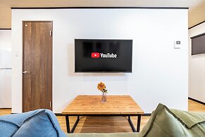 HT HOUSE