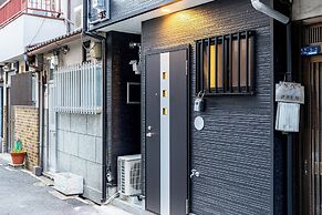 HT HOUSE