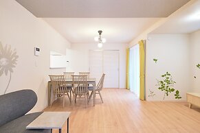 Sunny Court by Tranova