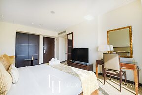 LUX The JW Marina Studio 4