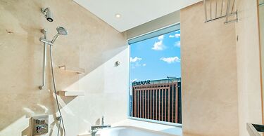 LUX The JW Marina Studio 4