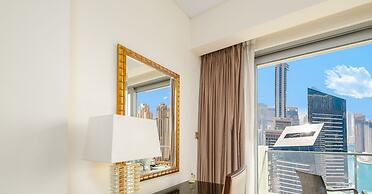 LUX The JW Marina Studio 4