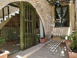 Orgon Farm Village Houses