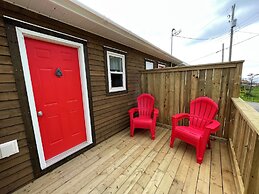 Buoy & Arrow Restaurant and Suites