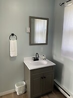 Buoy & Arrow Restaurant and Suites