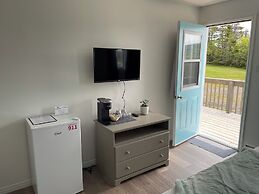 Buoy & Arrow Restaurant and Suites