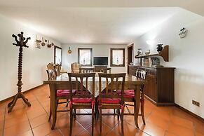 Comfortable House - Garden and Parking