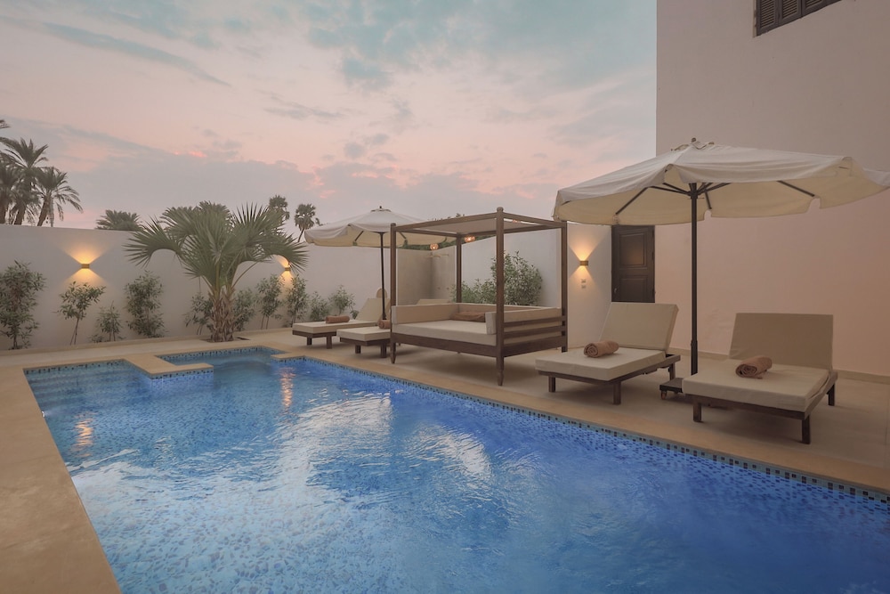 Al Wadi Hotel