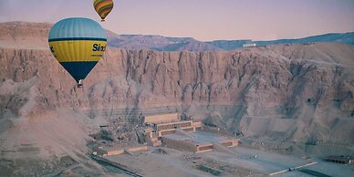 Al Wadi Hotel