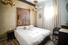 Al Wadi Hotel