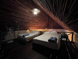 Treehouse Loft in Prime Location
