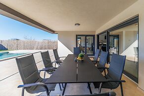Luxury Villa Podversie with pool