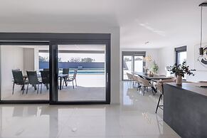 Luxury Villa Podversie with pool