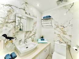 La Mirada Deluxe Suites with Oceanview