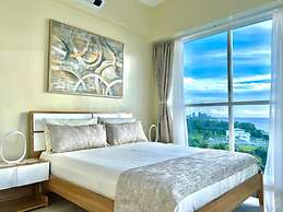 La Mirada Deluxe Suites with Oceanview