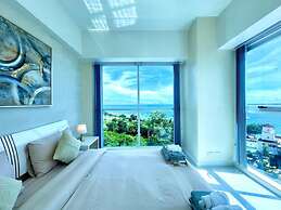 La Mirada Deluxe Suites with Oceanview