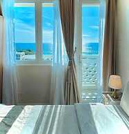 La Mirada Deluxe Suites with Oceanview