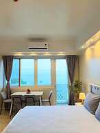 La Mirada Deluxe Suites with Oceanview