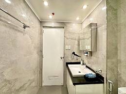 La Mirada Deluxe Suites with Oceanview