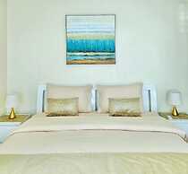 La Mirada Deluxe Suites with Oceanview
