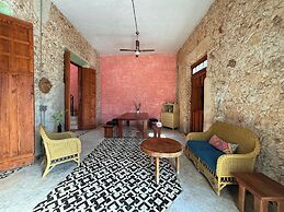 Casa con Piscina Nido Rosa