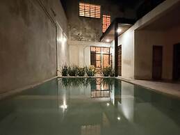 Casa con Piscina Nido Rosa