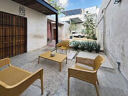 Casa con Piscina Nido Rosa