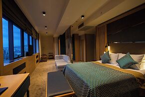 JOYANA OTEL