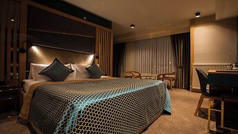JOYANA OTEL