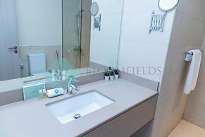 Bloomfields Elegant 1BR in Waters Edge
