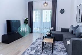 Bloomfields Elegant 1BR in Waters Edge