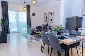 Bloomfields Elegant 1BR in Waters Edge