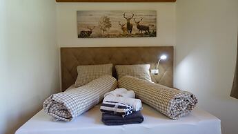 Chalet Leutasch With Ski Trail & Mountain Views