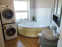 Holiday Home With 2 Bedrooms