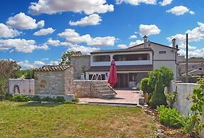 Charming Home With Pool in Barbariga