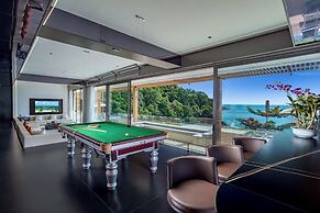 The Aquila Villa