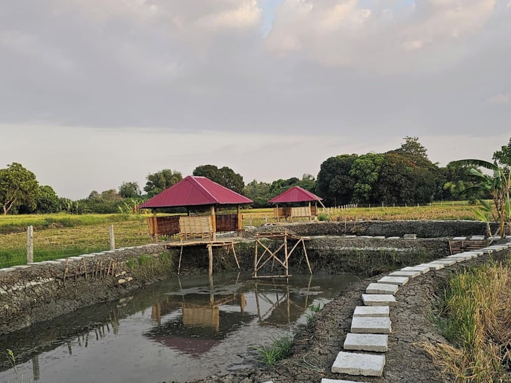 Tres Marias Farmhouse with Pool