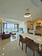 Starlake DAEWOO Apartments by Emily