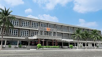 B2 Ubon Boutique & Budget Hotel