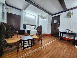 HOTEL RAUNAK