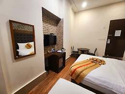 HOTEL RAUNAK
