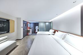 M Hotel