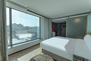 M Hotel
