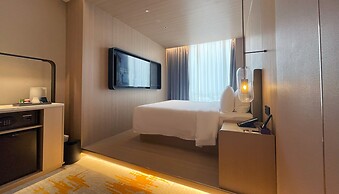Elong Hotel Jakarta PIK