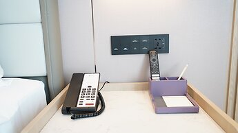 Elong Hotel Jakarta PIK